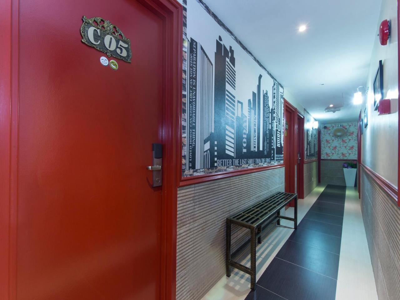 Oyo 604 Hotel Est Equine Park Seri Kembangan Exterior foto