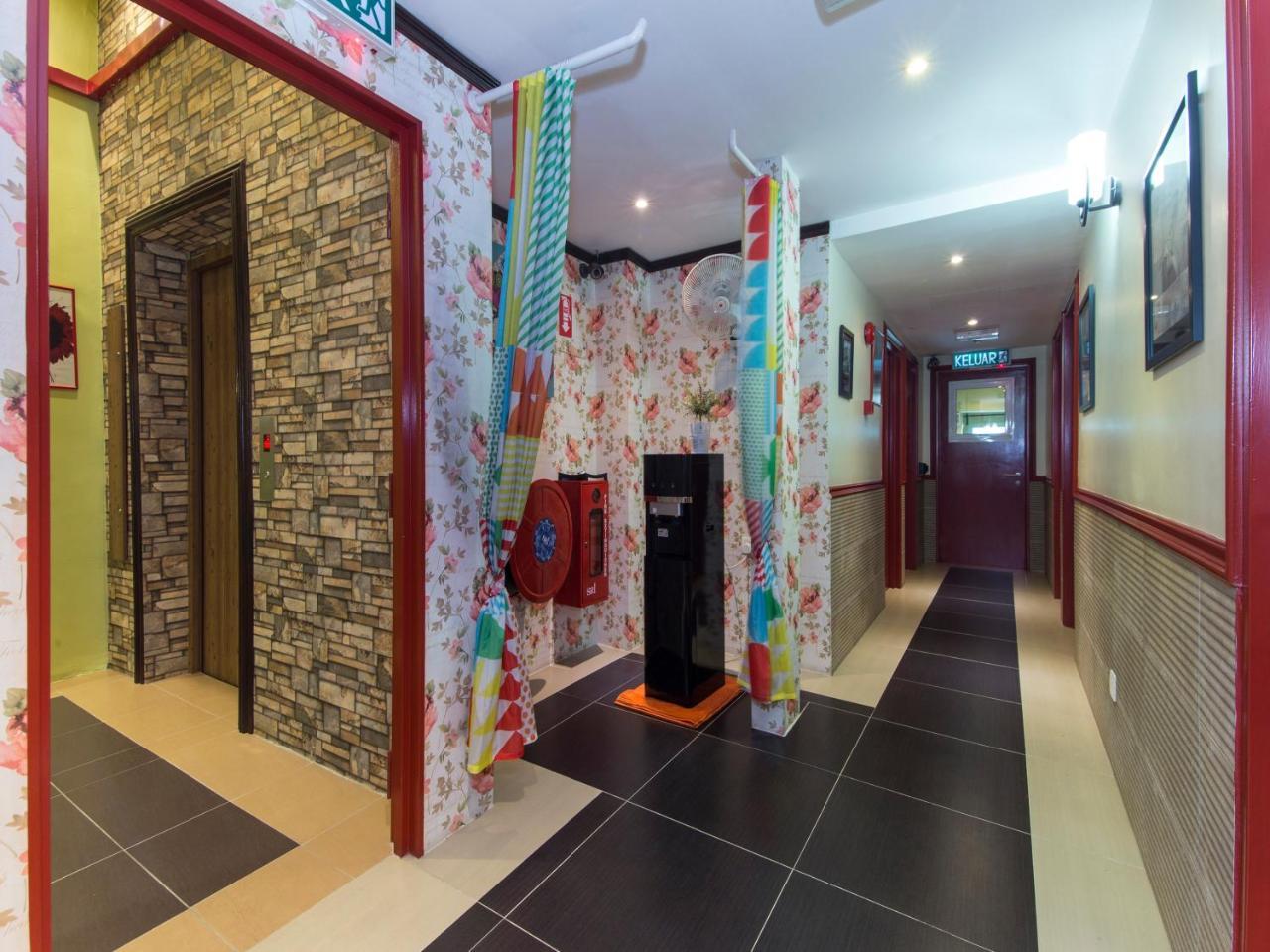 Oyo 604 Hotel Est Equine Park Seri Kembangan Exterior foto