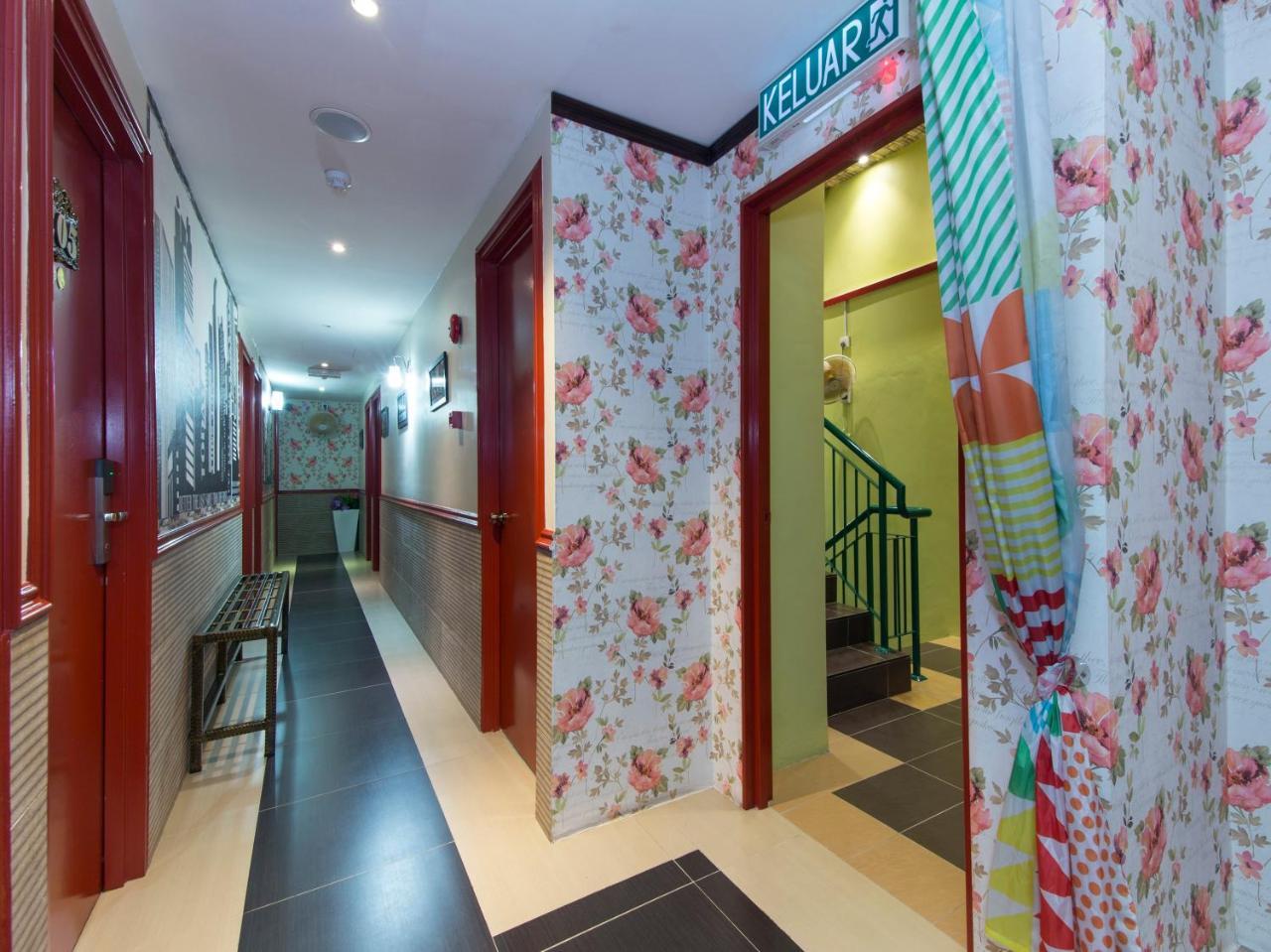 Oyo 604 Hotel Est Equine Park Seri Kembangan Exterior foto