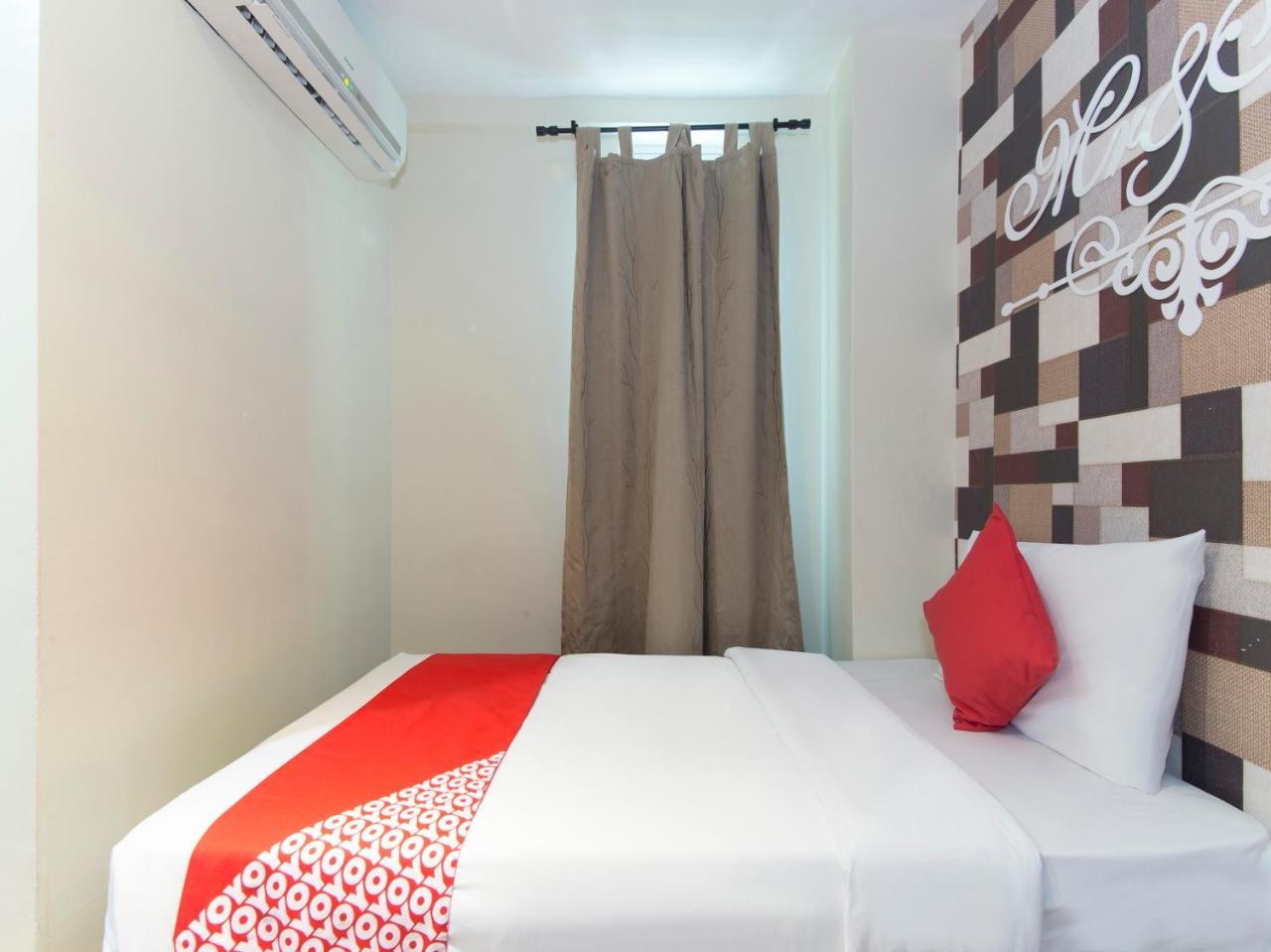 Oyo 604 Hotel Est Equine Park Seri Kembangan Exterior foto